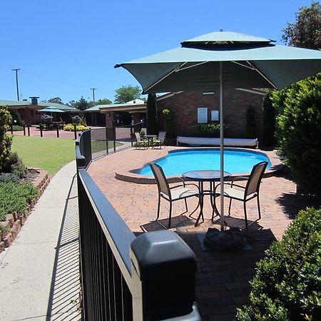 Stannum Lodge Motor Inn Станторп Екстериор снимка