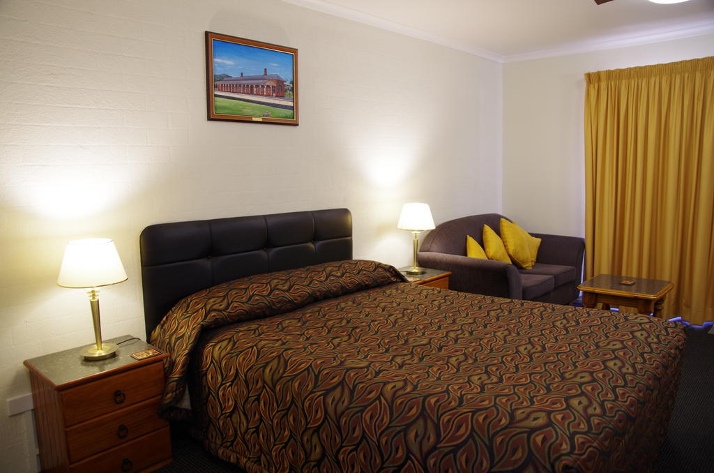 Stannum Lodge Motor Inn Станторп Стая снимка