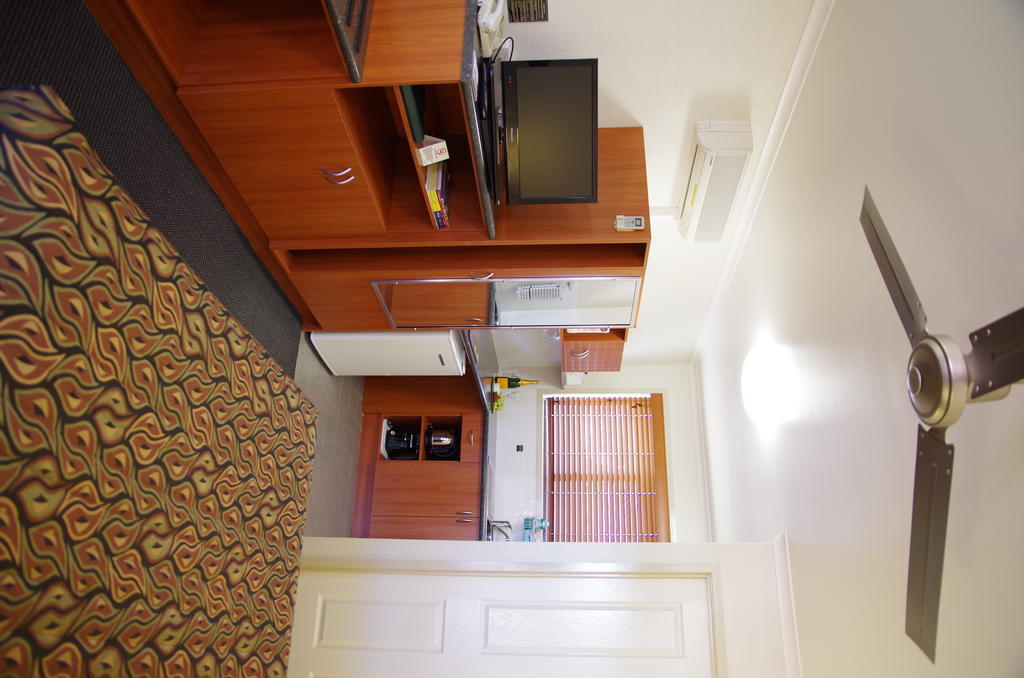 Stannum Lodge Motor Inn Станторп Стая снимка