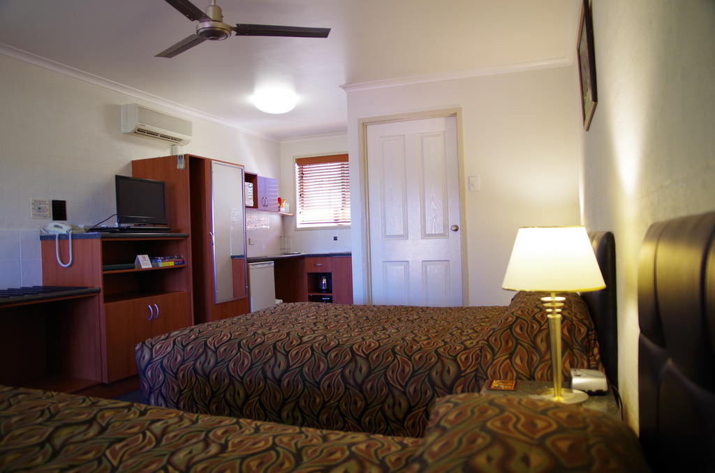 Stannum Lodge Motor Inn Станторп Стая снимка