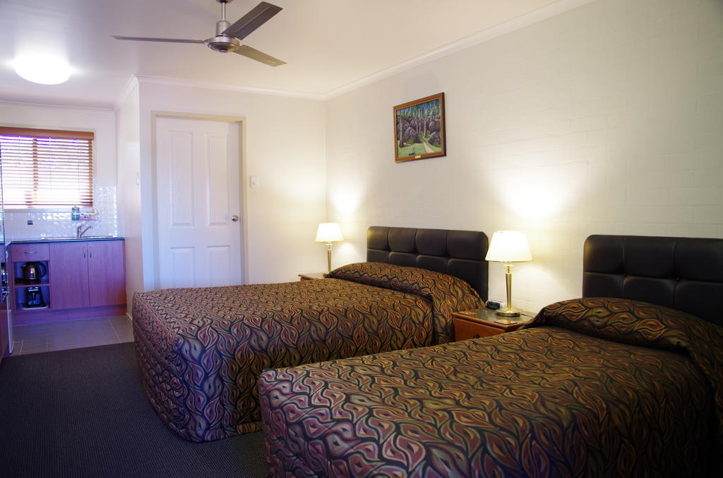 Stannum Lodge Motor Inn Станторп Стая снимка